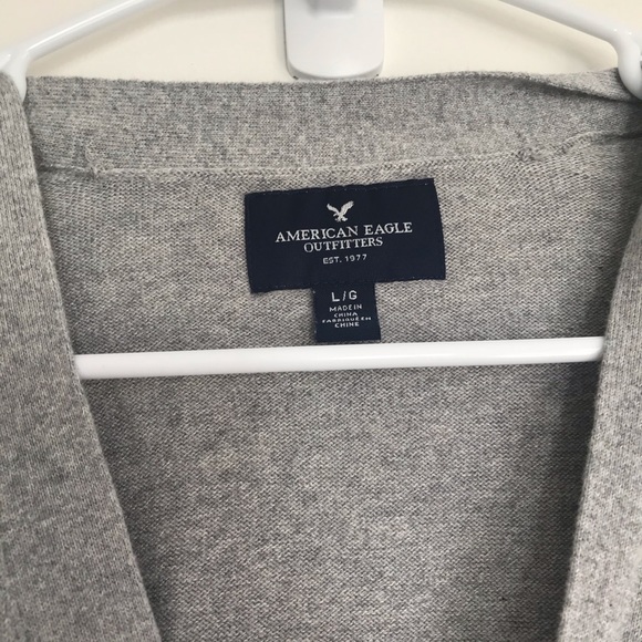 AE Mens Long button down gray sweater size large - Picture 2 of 4